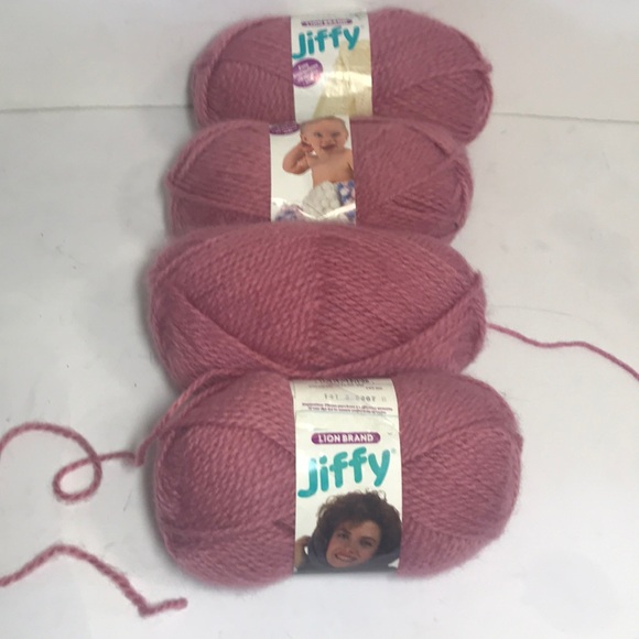 Lion Brand Other - Lion Brand Jiffy Yarn